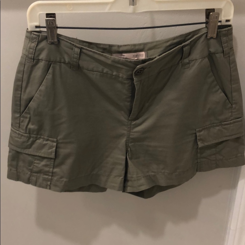 🎆Forever21 Olive green shorts